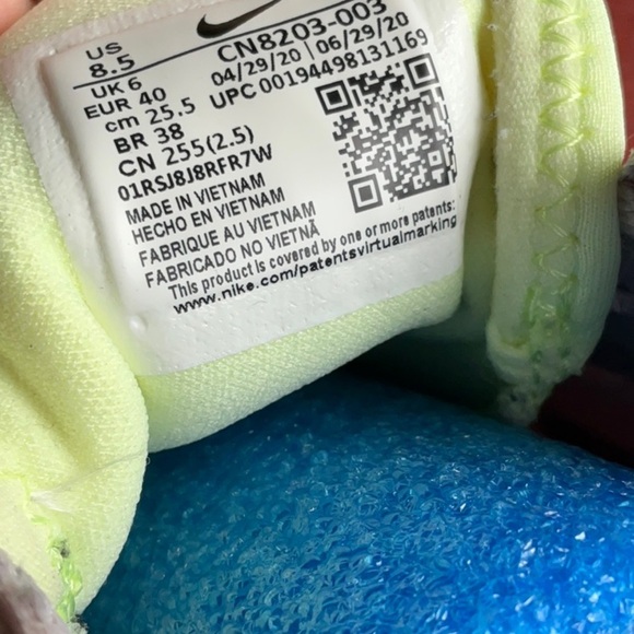 Nike reaction running Sneakers - Gray and Green size 8.5 - Picture 8 of 12